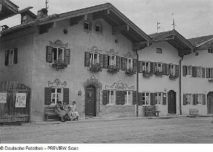 Häuserzeile, Mittenwald (Kreis Garmisch-Partenkirchen)