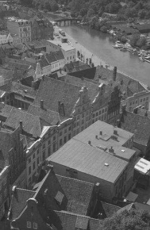 Lübeck: von der Petrikirche, auf große Petersgrube und Trave