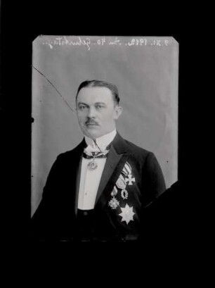 [99]: Porträtaufnahmen von Robert Lehmann-Nitsche