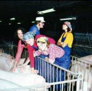 Jugendbrigade der Auszubildenden der LPG (T) Schweineproduktion Gladau