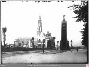 Sängerfest: Hohenzollernplatz (jetzt Friedrich-Ebert-Anlage) mit Matthäuskirche und Monumentalstele zu Ehren des Besuches Kaiser Wilhelm II von Südosten