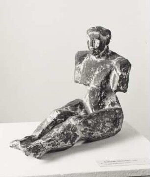Figur 3/89 (Sitzende)