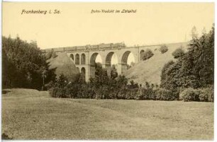 Frankenberg. Bahnviadukt mit Personenzug im Lützeltal