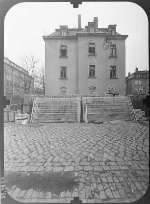 Dresden-Striesen, Glashütter Straße 100. Wohnhaus (ruinös). Seitenfront