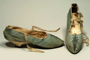Frauenschuhe (Paar)
