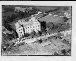 Nieheim (b. Höxter), Schule