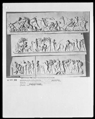 Folge von Modellreliefs für einen Tafelaufsatz für König Max 1. — Poseidon und Kampf bei den Schiffen