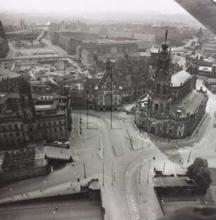 Katholische Hofkirche und Ruine des Residenzschlosses von Dresden : Blickrichtung Südwesten