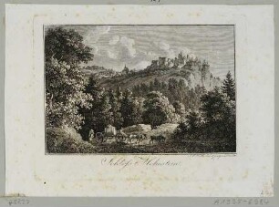 Die Burg Hohnstein in der Sächsischen Schweiz von Westen über das Polenztal aufgenommen, im Vordergrund ein Fuhrwerk, I. Zustand