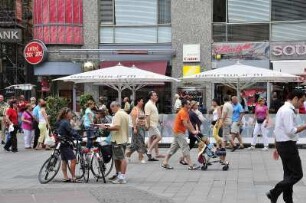 Wien - Stephansplatz : Fußgänger am Wiener Stephansplatz. Wien, 2008