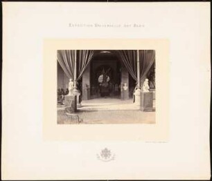 Weltausstellung 1867, Paris Italienischer Pavillon: Blick in den offenen Pavillon mit Skulpturen