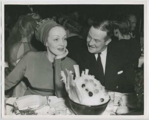 Marlene Dietrich (Hollywood, zirka 1939 - 1939) (Archivtitel)
