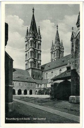 Naumburg. Der Domhof