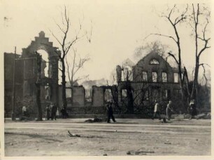 Zerstörungen Zweiter Weltkrieg - Luftangriff 2./3.09.1942. Ecke Kriegsstraße und Beiertheimer Allee