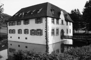 Inzlingen: Wasserschloss nach der Renovation, von Norden