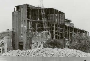 Kesselhaus : Heizkraftwerk Mitte. Kesselhaus während der Abrißarbeiten