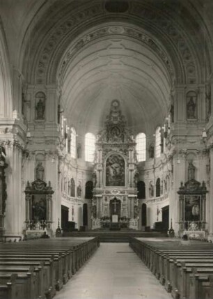 München, Jesuitenkirche St. Michael, Inneres, Blick durch das Mittelschiff zum Altar