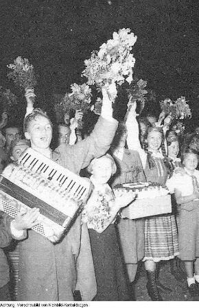 Auftritt eines polnischen Ensembles, Ferienlager der Jungen Pioniere, September 1954