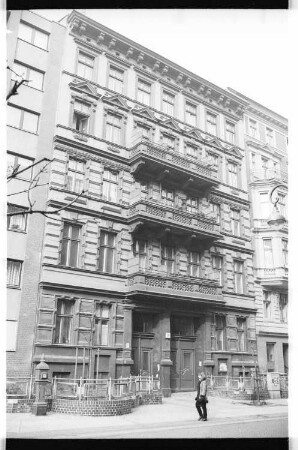 Kleinbildnegative: Mietshäuser, Steinmetzstraße, 1982