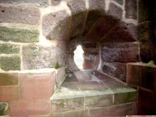 Stadtbefestigung-Stadttor (Unterer Torturm)- Vortor-Schießkammer mit Schießscharte aus dem Innenbereich