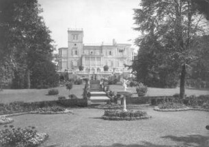 Dresden-Loschwitz, Schillerstraße 12. Villa Thorwald. Talseite durch den Park