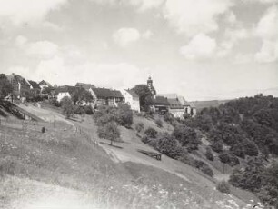 Lauenstein : Lauenstein. Stadtansicht mit Stadtkirche und Sprungschanze. Blick von Südosten