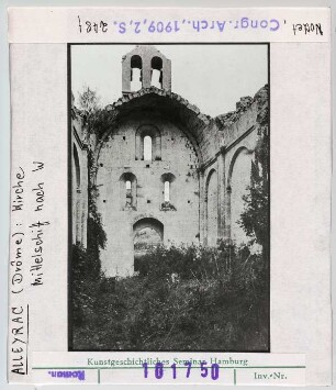 Aleyrac: Ruine der Abteikirche, Mittelschiff nach Westen
