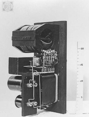 Wellenmesser von Telefunken, geöffnet : Technikgeschichte | Physik | Elektrizität | Drahtlose Telegraphie und Telephonie