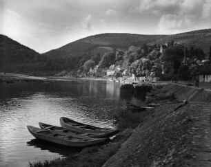 Neckarsteinach. Stadtteilansicht vom Ufer des Neckars