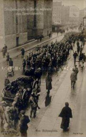 Regierungstruppen am Bülowplatz während des Generalstreiks