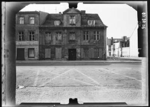 Potsdam, Gutenbergstraße 3. Wohnhaus. Straßenfront