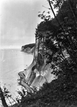 Kreidefelsen : Blick auf die Kreidefelsen der Insel Rügen und die Ostsee.