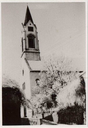 Luisenheim - Evakuierung der Schwestern. Die Kirche und der Kirchweg