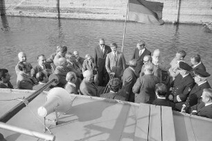 Schlussbilanz des Güterumschlags 1970 beim Städtischen Rheinhäfen Karlsruhe