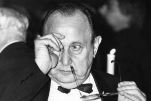 21. Februar 1987, Bundesaußenminister Genscher beim Frankfurter Opernball