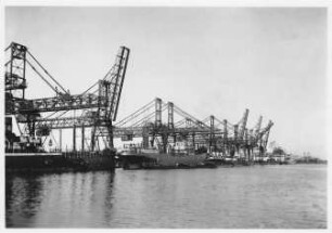 Erz-Kai Verladebrücke Binnenhafen Emden
