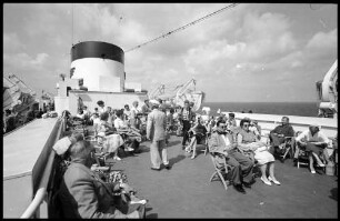 Grossenbrode: Publikum an Deck, Fährschiff Theodor Heuss
