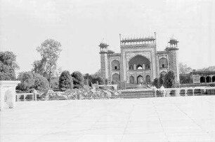 Keine Beschreibung [Agra: Taj Mahal, Torhaus]