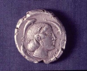 Tübingen, Tüb.216. Tetradrachmon Silber 485-479 v. Chr. Arethusa im Stil der Aphrodite von Knidos