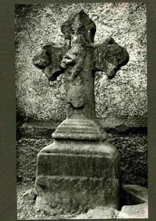 an der Kapelle. Grabkreuz, 18. Jh.
