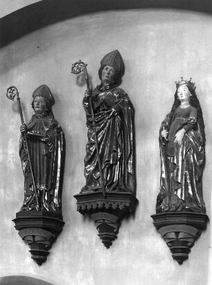 Drei Heiligenfiguren (Heiliger Nikolaus, Heiliger Ulrich, Heilige Margarethe) : Drei Heiligenfiguren (Heiliger Nikolaus, Heiliger Ulrich, Heilige Margarethe). Holz, geschnitzt, gefaßt (1401/1500). Isny im Allgäu-Rohrdorf, Pfarrkirche Sankt Remigius und Cyriakus