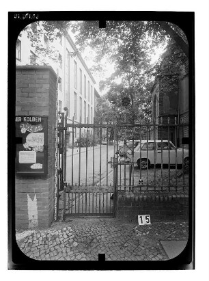 Berlin-Mitte, Hessische Straße 3/4. Humboldt-Universität, Charité (Campus Charité Mitte). Toranlage