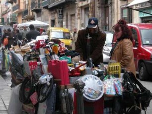 Straßenhändler in Monreale bei Palermo