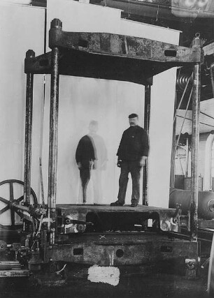 Schwere hydraulische Presse : Technikgeschichte | Industrie und Technik | Schmieden und Schmiede-Einrichtungen