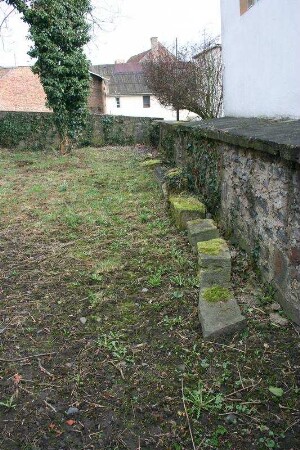 Alter Jüdischer Friedhof (Friedhof, jüd.); Nidda, Bahnhofstraße (hinter Nr. 35)