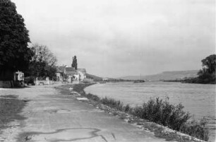 Am Main : Blick vom Ufer auf den Flusslauf des Main bei Zell