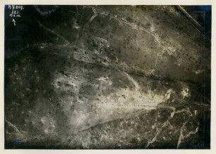 Foto des Geländes südlich von Douaumont (Luftbild)