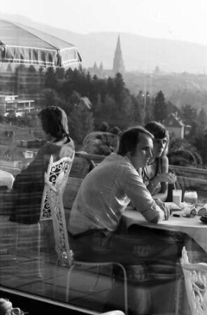 Freiburg: Restaurantterrasse mit Blick aufs Münster, Bad Hotel Jägerhäusle
