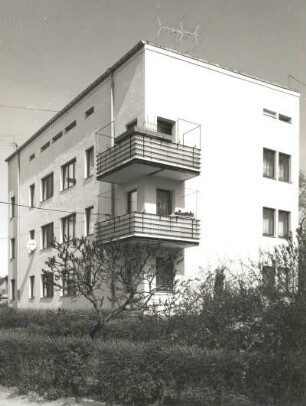 Meißen-Bohnitzsch, Tschuckestraße 4. Wohnhaus (um 1925). Gartenansicht