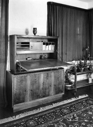 Möbel. Schreibschrank. Holz (um 1950)